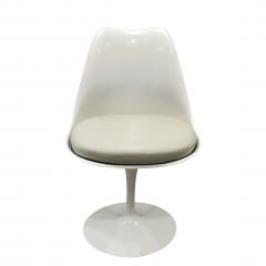 Eero Saarinen Eero Saarinen Set of Four Tulip Chairs Knoll Labels Present  - 341563