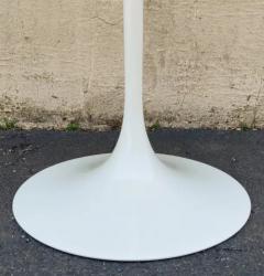 Eero Saarinen Eero Saarinen for Knoll Oval Tulip Side Table White Enameled Iron Base Oak Top - 3146173