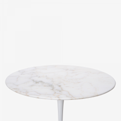 Eero Saarinen Eero Saarinen for Knoll Tulip Pedestal 20 Side Tables in Calacatta Marble Pair - 2995339