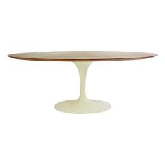 Eero Saarinen Eero Saarinen for Knoll Walnut Oval Dining Table - 1719725