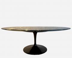 Eero Saarinen Elegant oval coffee table by Eero Saarinen Knoll International USA circa 1970 - 4420991
