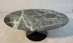 Eero Saarinen Elegant oval coffee table by Eero Saarinen Knoll International USA circa 1970 - 4420995
