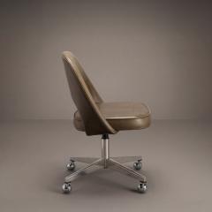 Eero Saarinen Knoll Saarinen Executive Armless Chair in Olive Leather Stainless Steel Base - 4537355