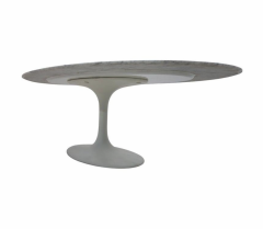 Eero Saarinen Mid Century Dining Table in the style of Eero Saarinen for Knoll International - 3454801