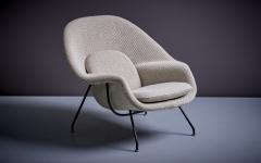 Eero Saarinen Newly upholstered Set of Eero Saarinen Womb Chair and Ottoman or Stool for Knoll - 3092604