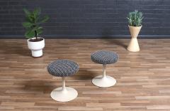 Eero Saarinen Pair of Vintage Eero Saarinen Tulip Swiveling Stools for Knoll - 4218024