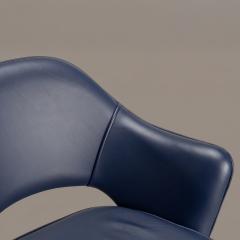 Eero Saarinen Saarinen Executive Arm Chair in Blue Leather on Stainless Steel Base by Knoll - 4504738