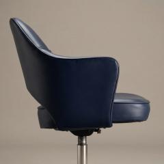 Eero Saarinen Saarinen Executive Arm Chair in Blue Leather on Stainless Steel Base by Knoll - 4504739