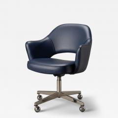 Eero Saarinen Saarinen Executive Arm Chair in Blue Leather on Stainless Steel Base by Knoll - 4504840