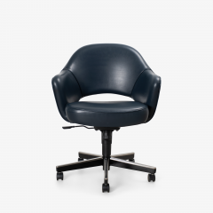 Eero Saarinen Saarinen Executive Arm Chair in Leather by Eero Saarinen for Knoll Swivel Base - 2585976