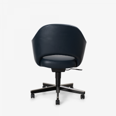 Eero Saarinen Saarinen Executive Arm Chair in Leather by Eero Saarinen for Knoll Swivel Base - 2585977