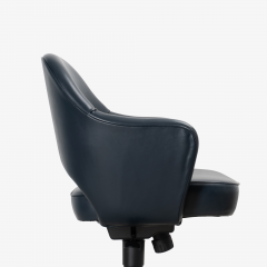 Eero Saarinen Saarinen Executive Arm Chair in Leather by Eero Saarinen for Knoll Swivel Base - 2585982