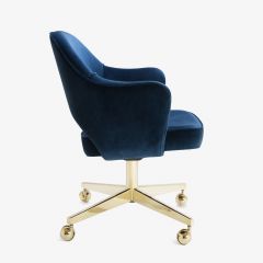 Eero Saarinen Saarinen Executive Arm Chair in Navy Velvet Swivel Base 24k Gold Edition - 610675