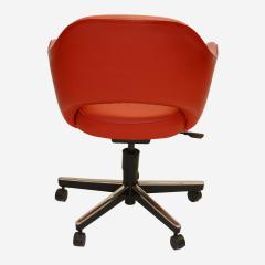 Eero Saarinen Saarinen Executive Arm Chair in Original Red Leather Swivel Base - 3884326