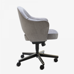Eero Saarinen Saarinen Executive Arm Chair in Sterling Weave Swivel Base - 495913