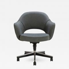 Eero Saarinen Saarinen Executive Arm Chair in Textured Charcoal Weave Swivel Base - 367958