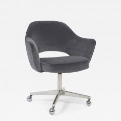 Eero Saarinen Saarinen Executive Armchair in Gunmetal Velvet on Vintage Swivel Base - 3347874