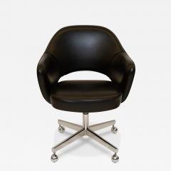 Eero Saarinen Saarinen Executive Armchair in Original Black Leather Nickel Swivel Base - 3074748