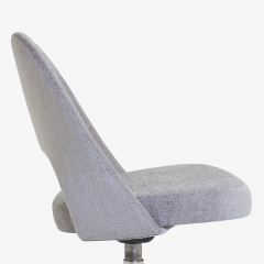 Eero Saarinen Saarinen Executive Armless Chair in Maddison Boucl Swivel Base - 973853