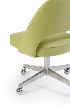 Eero Saarinen Saarinen Executive Armless Chair with Swivel Base in Green Set of Six - 240167