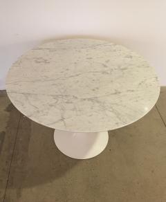 Eero Saarinen Tulip Table by Eero Saarinen - 498760