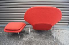 Eero Saarinen Womb Chair and Ottoman by Eero Saarinen for Knoll - 2949095