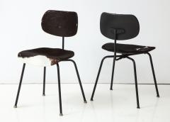 Egon Eiermann Pair of SE 68 Chairs by Egon Eiermann in Original Cowhide - 1116394