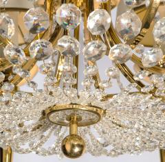 Eight Light Crystal and Gilt Bronze Chandelier - 2149192