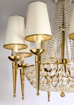 Eight Light Crystal and Gilt Bronze Chandelier - 2149197