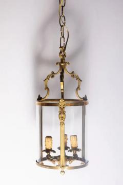 Elegant 20th Century French Gilt Brass Lantern with Curved Detailing - 4070499