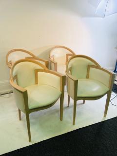 Elegant Set of 4 Italian Chairs with Great Design - 1031997