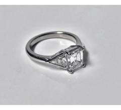 Emerald Cut Diamond Platinum Ring 20th Century - 1056511