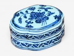 Emperor Xuande Marked Diminutive Lidded Box Blue and White Porcelain - 4729039