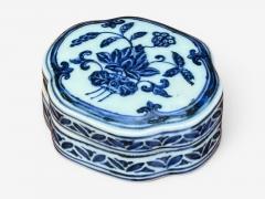 Emperor Xuande Marked Diminutive Lidded Box Blue and White Porcelain - 4729041