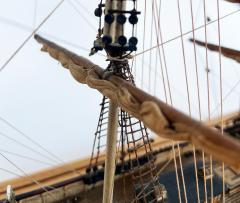 English 1870 Cutty Sark Clipper Hand Crafted Model Encased in Wood Glass 1970s - 4432521