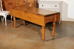 English 1875s Pine Drop Leaf Table with Two Lateral Drawers and Turned Legs - 3491425