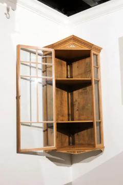 English 1875s Pine Hanging Corner Cabinet with Pointed Pediment and Glass Doors - 3491305