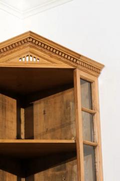 English 1875s Pine Hanging Corner Cabinet with Pointed Pediment and Glass Doors - 3491439