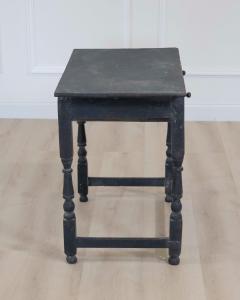 English 18th Century Painted Oak Side Table - 4663329