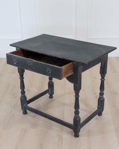 English 18th Century Painted Oak Side Table - 4663352