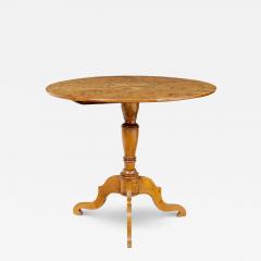 English 19th Century Alder Root Tilt Top Table with Turned Pedestal Tripod Base - 3552939