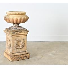English 19th Century Doulton Campania Urn on Pedestal - 4549992