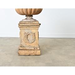 English 19th Century Doulton Campania Urn on Pedestal - 4550032