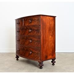 English 19th Century Mahogany Bowfront Chest of Drawers - 4615575