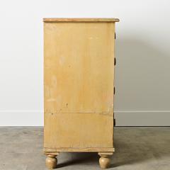 English 19th Century Painted Chest of Drawers - 4488749