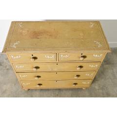 English 19th Century Painted Chest of Drawers - 4488764
