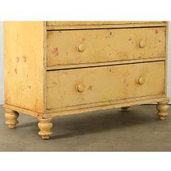 English 19th Century Painted Pine Chest with Flowers - 3888119