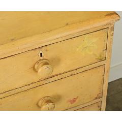 English 19th Century Painted Pine Chest with Flowers - 3888124