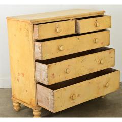 English 19th Century Painted Pine Chest with Flowers - 3888146