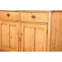 English 19th Century Pine Buffet Dresser - 4488765